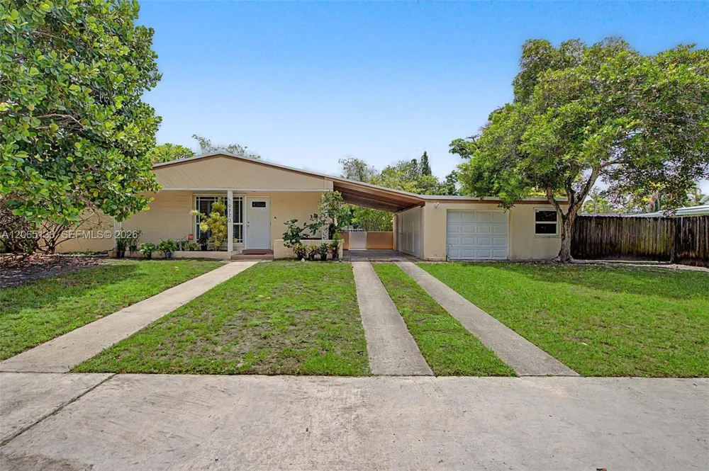 9770 Cutler Ridge Dr Cutler Bay, FL 33157