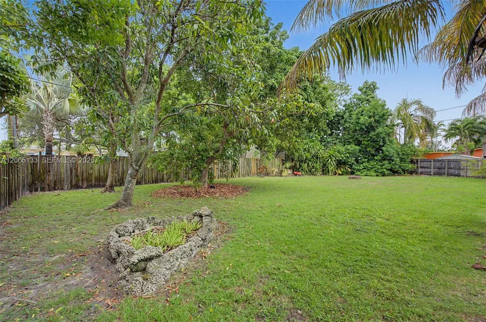 9770 Cutler Ridge Dr Cutler Bay, FL 33157