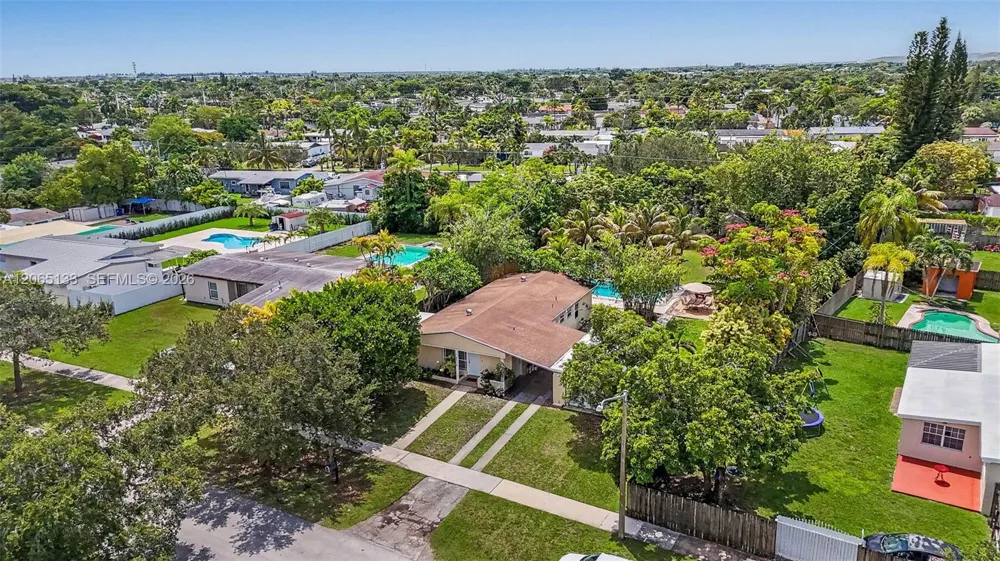 9770 Cutler Ridge Dr Cutler Bay, FL 33157