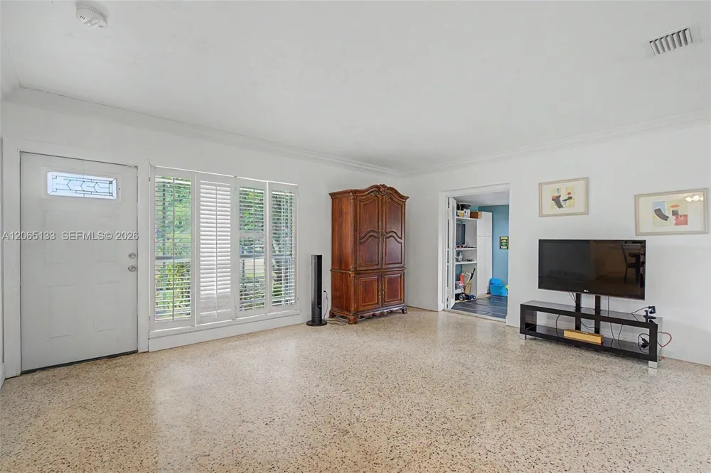 9770 Cutler Ridge Dr Cutler Bay, FL 33157