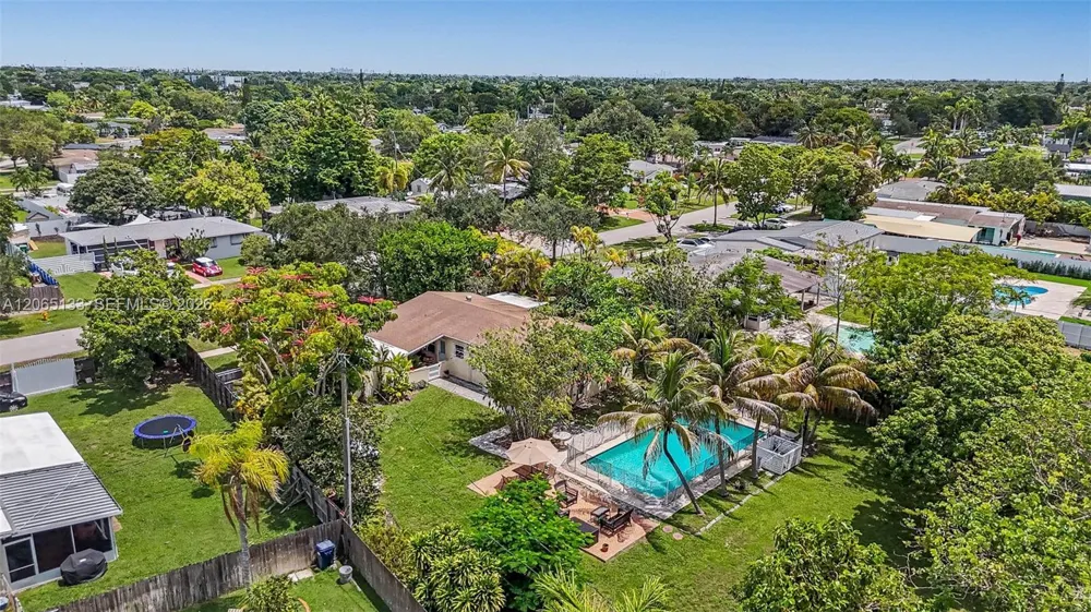 9770 Cutler Ridge Dr Cutler Bay, FL 33157