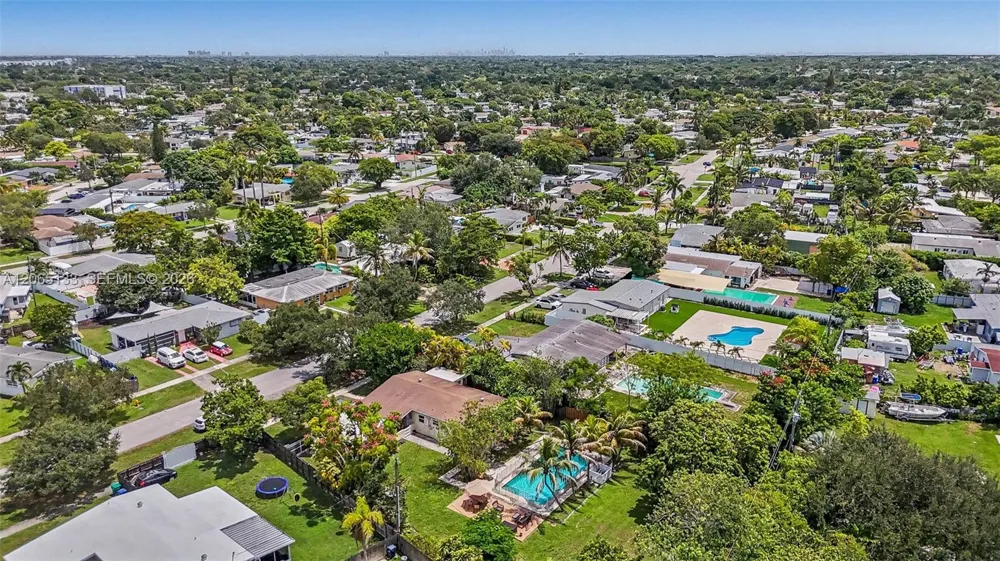 9770 Cutler Ridge Dr Cutler Bay, FL 33157