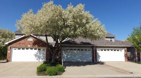 2224 Sandridge Lane