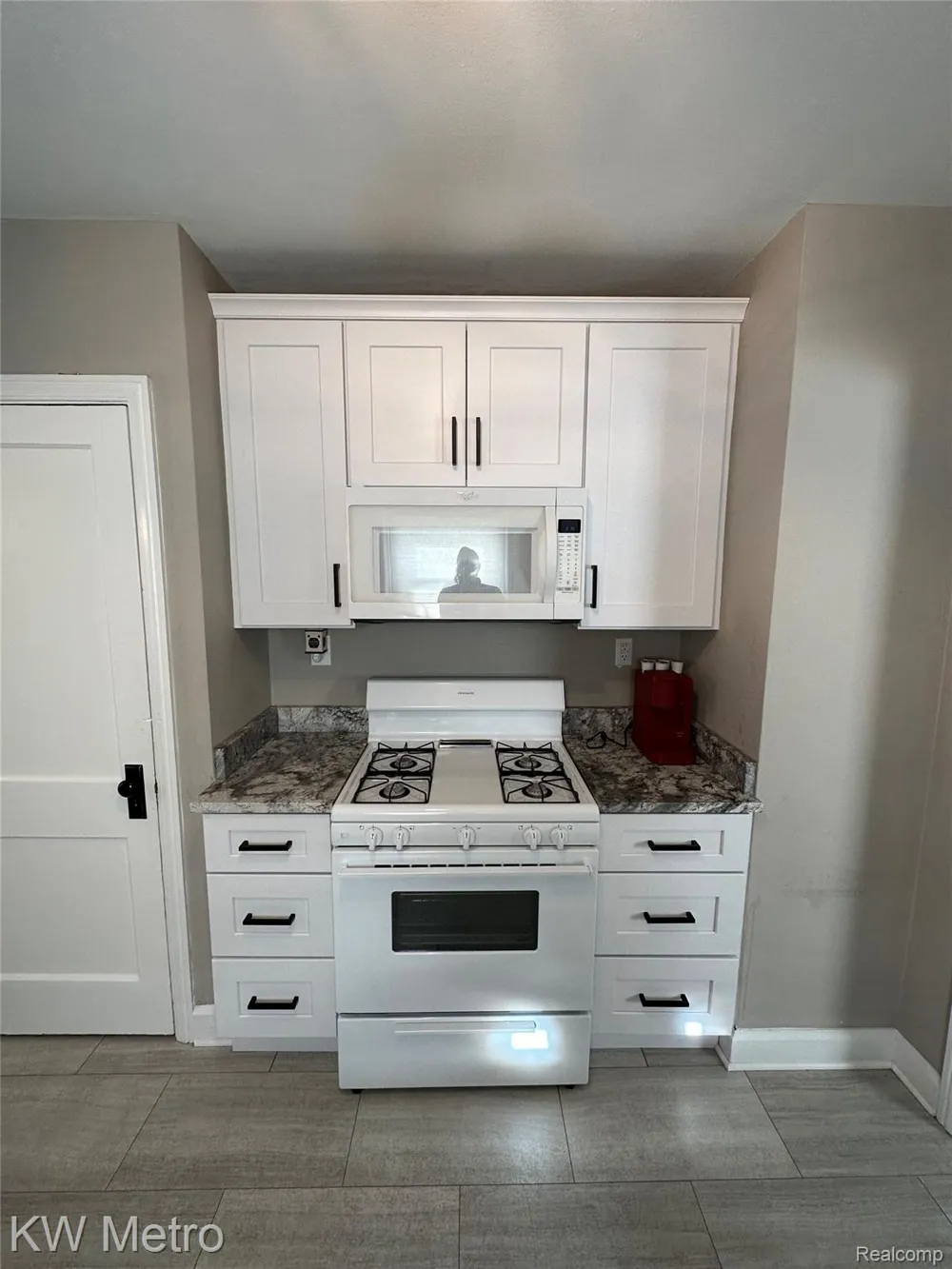 21503 COLLINGHAM AVENUE Farmington Hills City, MI 48336