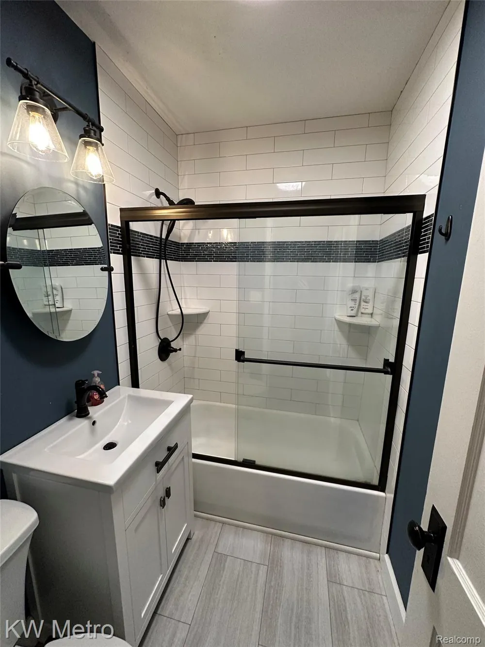 21503 COLLINGHAM AVENUE Farmington Hills City, MI 48336