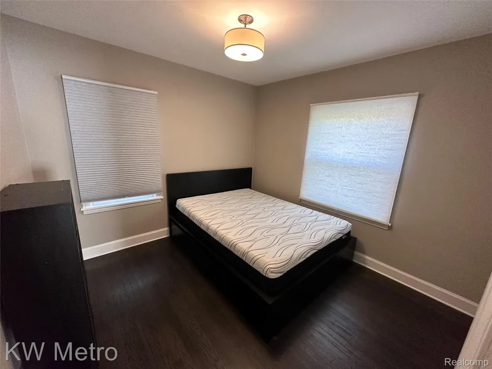 21503 COLLINGHAM AVENUE Farmington Hills City, MI 48336
