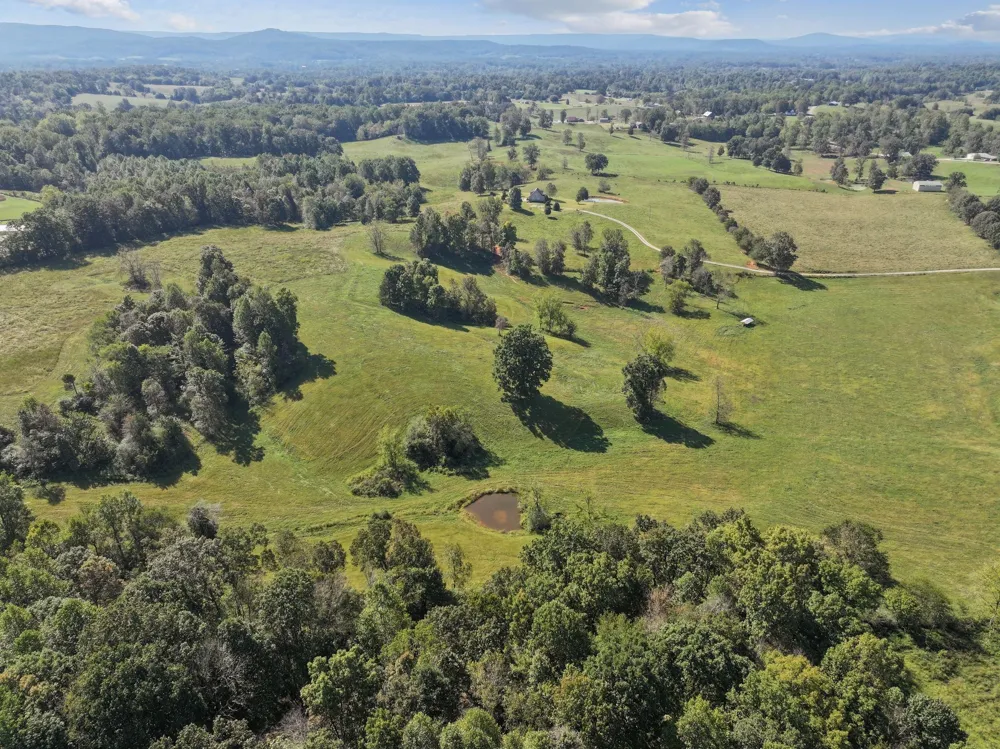 515 Jericho Rd Quebeck, TN 38579