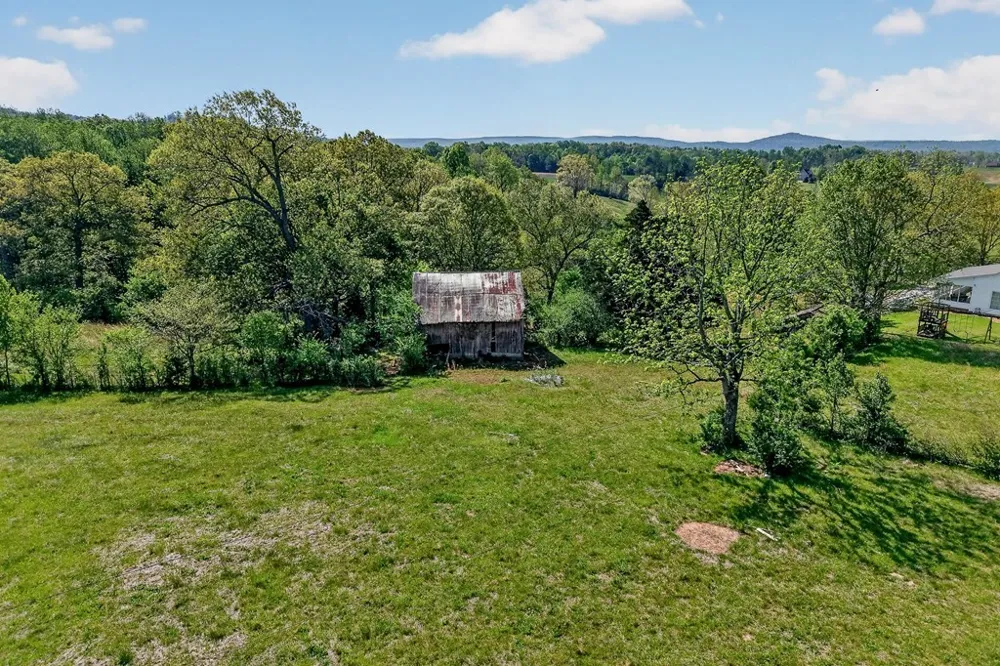 515 Jericho Rd Quebeck, TN 38579