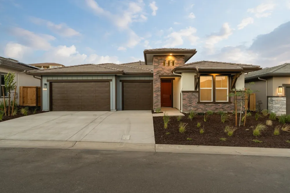 8099 Creek View Friant, CA 93626