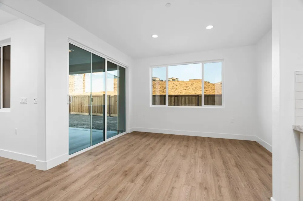 8099 Creek View Friant, CA 93626