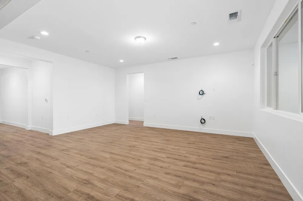 8099 Creek View Friant, CA 93626