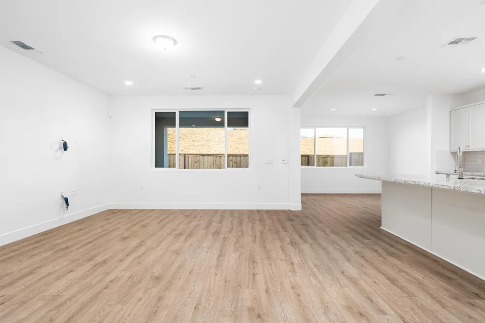 8099 Creek View Friant, CA 93626