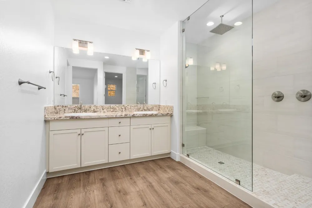 8099 Creek View Friant, CA 93626