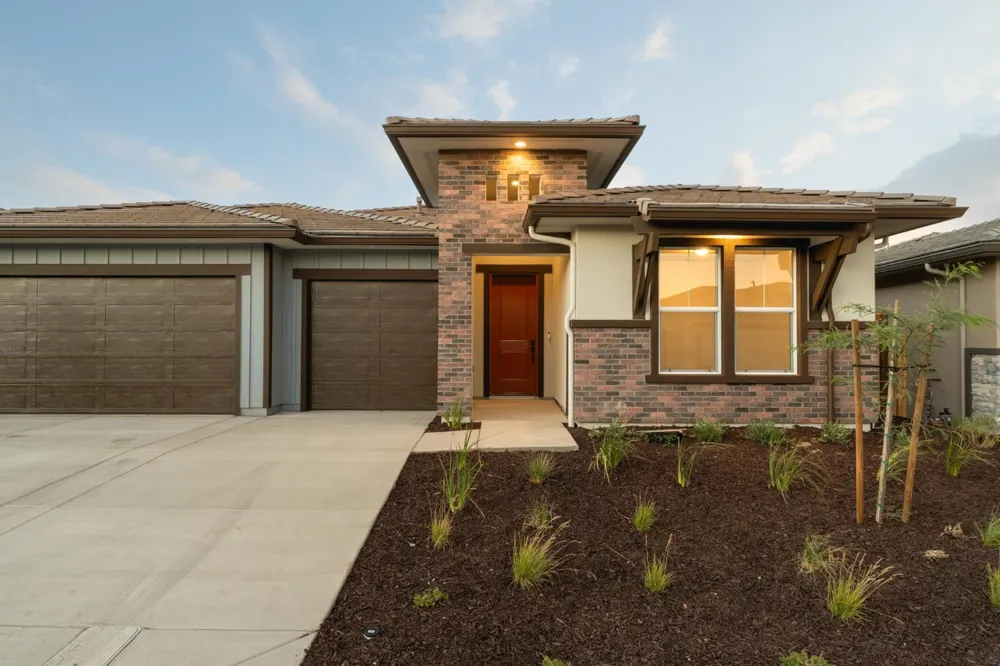 8099 Creek View Friant, CA 93626