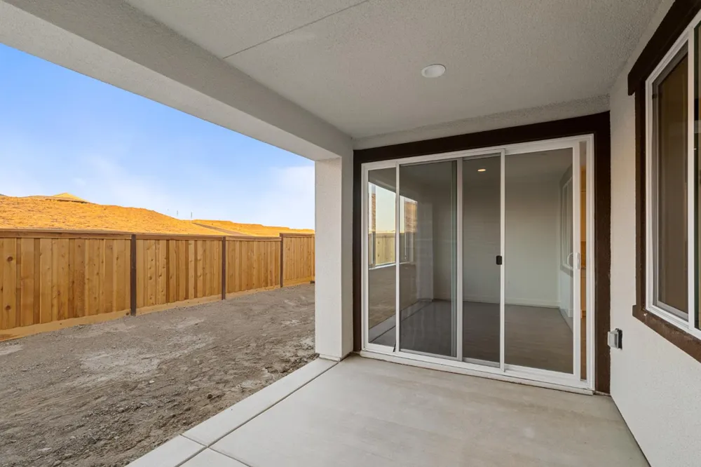 8099 Creek View Friant, CA 93626