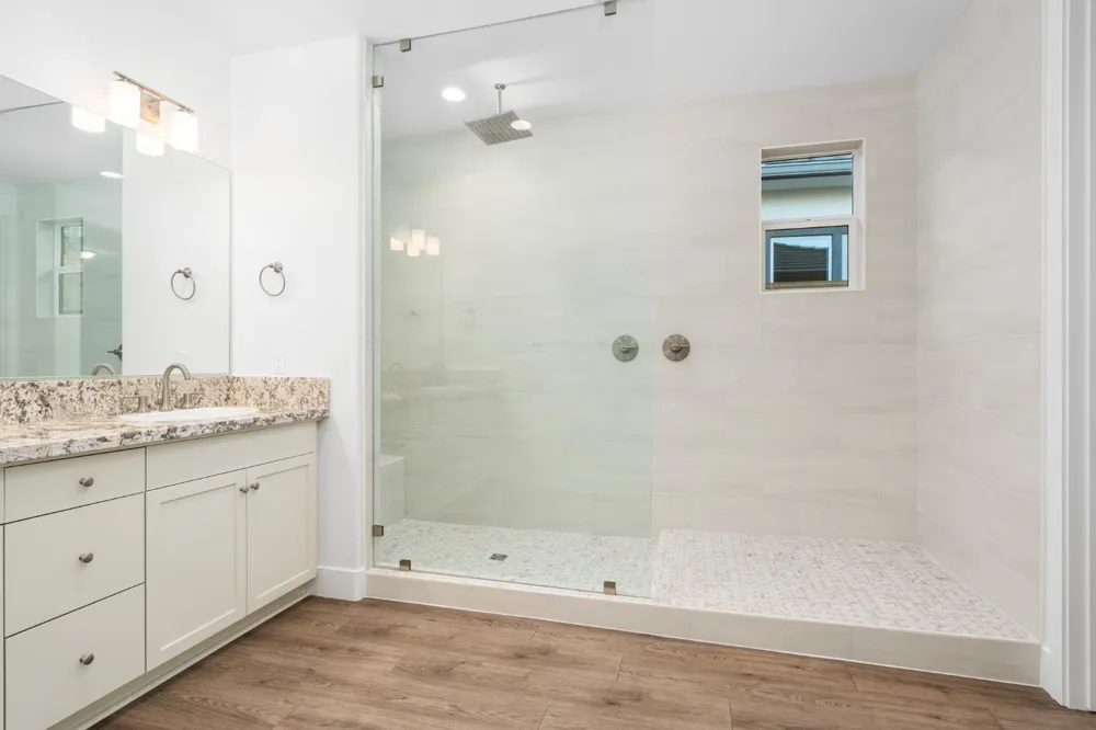 8099 Creek View Friant, CA 93626