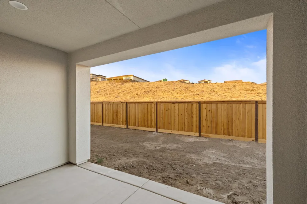 8099 Creek View Friant, CA 93626