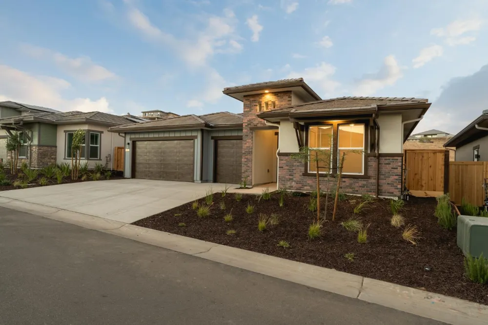 8099 Creek View Friant, CA 93626