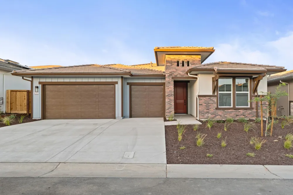 8099 Creek View Friant, CA 93626