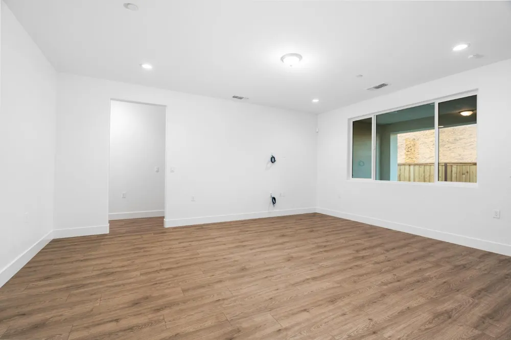 8099 Creek View Friant, CA 93626