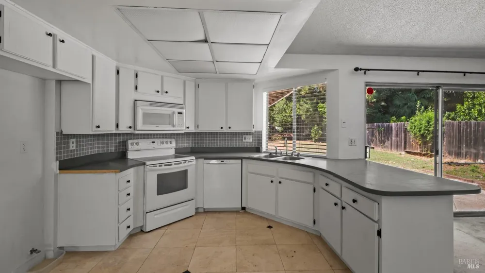 226 Alamo Drive Vacaville, CA 95688
