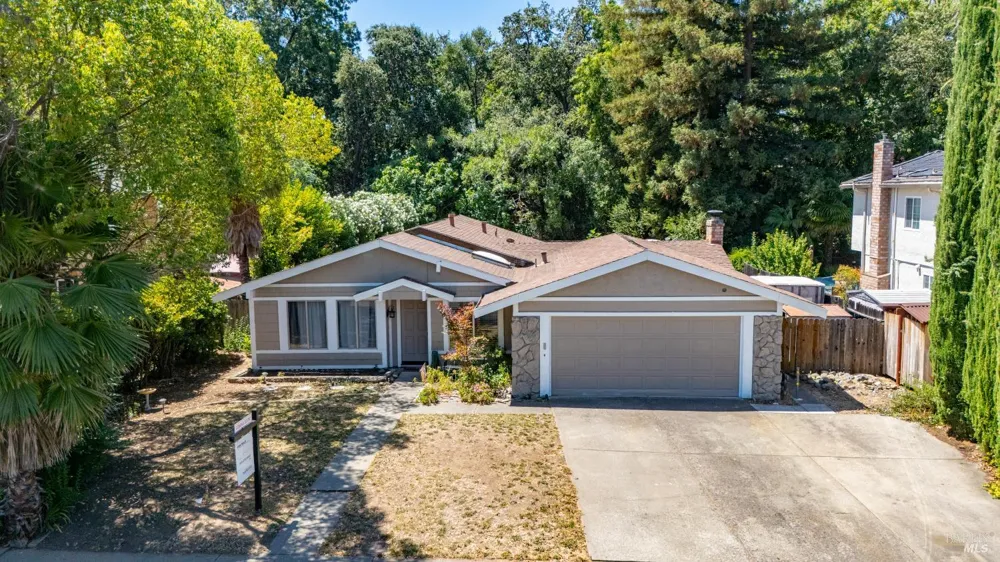 226 Alamo Drive Vacaville, CA 95688
