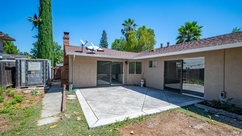 226 Alamo Drive Vacaville, CA 95688