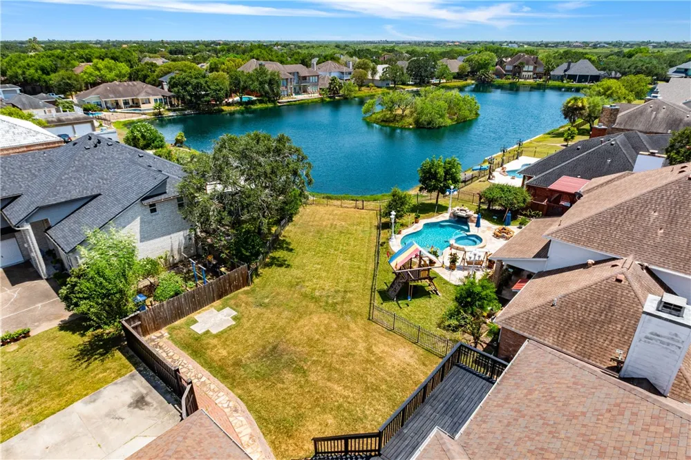 7602 Dijon Lake Drive Corpus Christi, TX 78413
