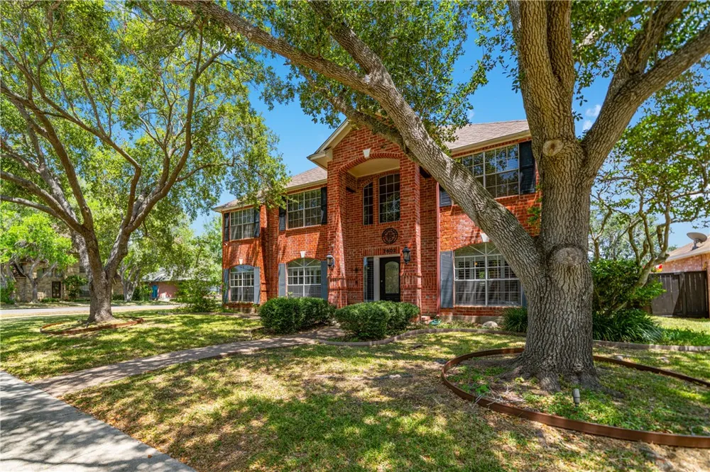 7602 Dijon Lake Drive Corpus Christi, TX 78413