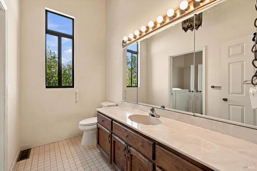 13420 Point Lakeview Road Lower Lake, CA 95457