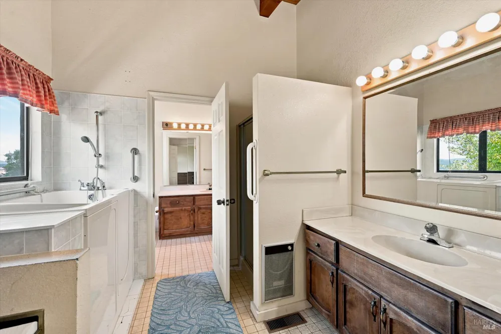 13420 Point Lakeview Road Lower Lake, CA 95457