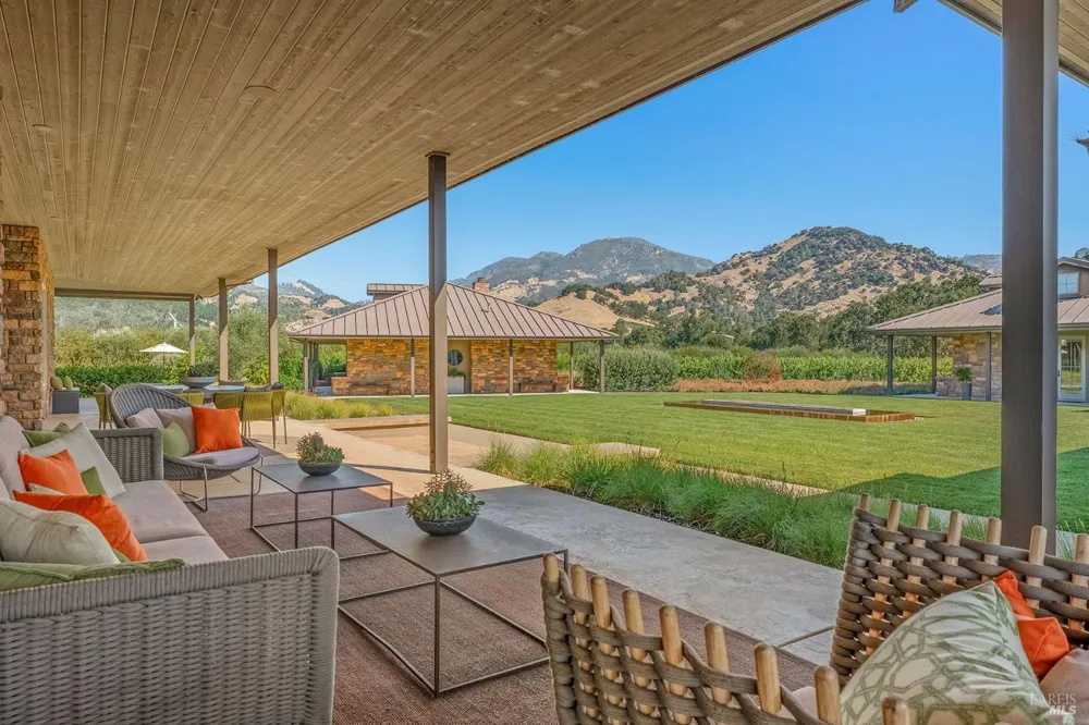 3196 Bennett Lane Calistoga, CA 94515