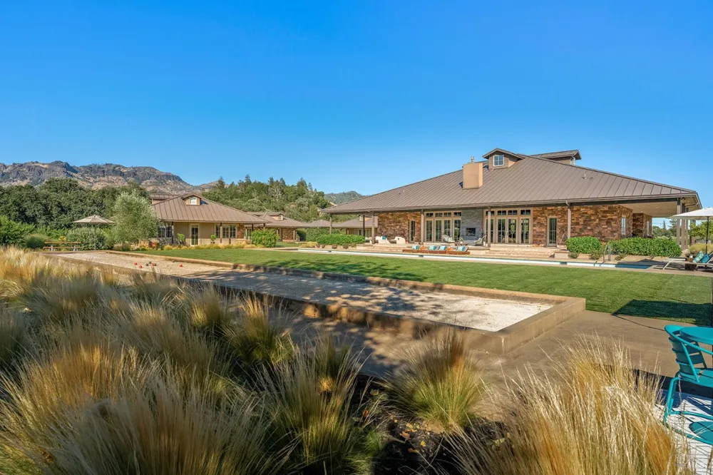 3196 Bennett Lane Calistoga, CA 94515
