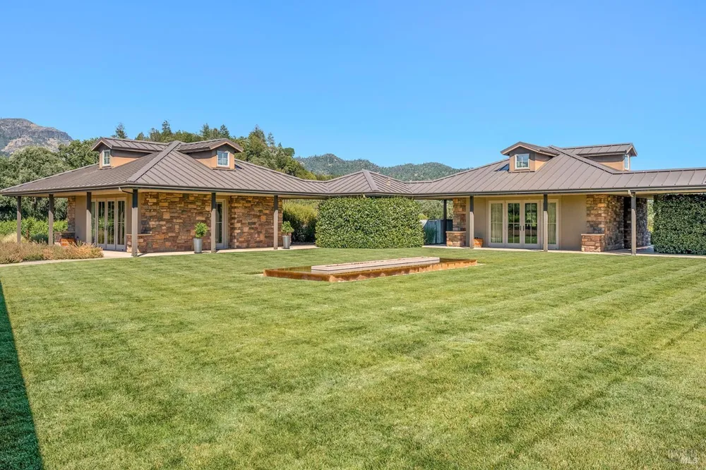3196 Bennett Lane Calistoga, CA 94515