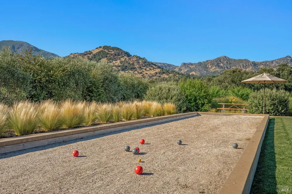 3196 Bennett Lane Calistoga, CA 94515