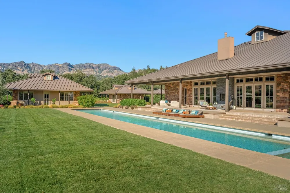 3196 Bennett Lane Calistoga, CA 94515