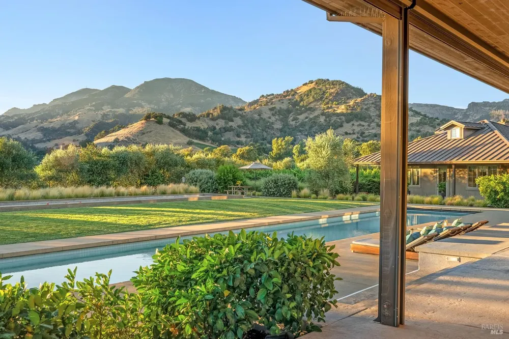 3196 Bennett Lane Calistoga, CA 94515