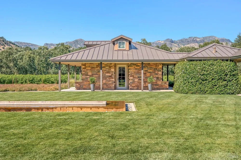 3196 Bennett Lane Calistoga, CA 94515