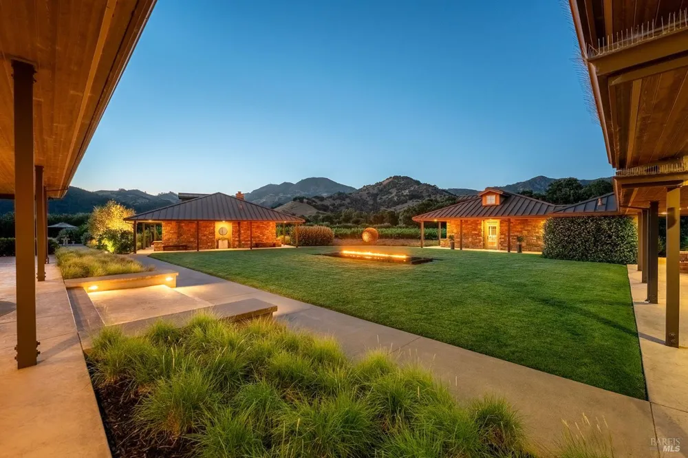 3196 Bennett Lane Calistoga, CA 94515