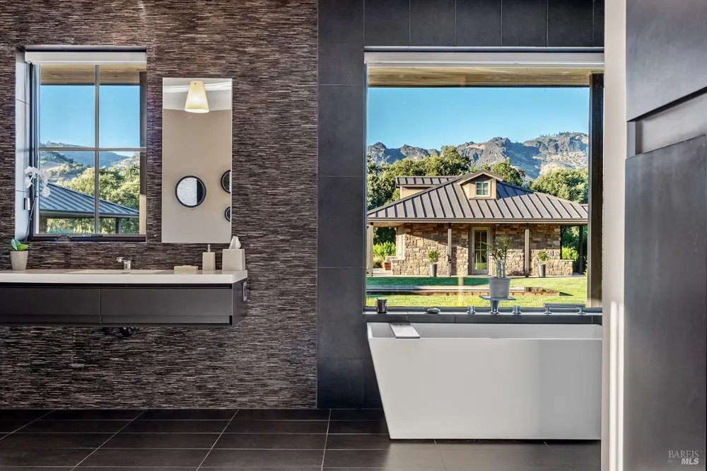 3196 Bennett Lane Calistoga, CA 94515