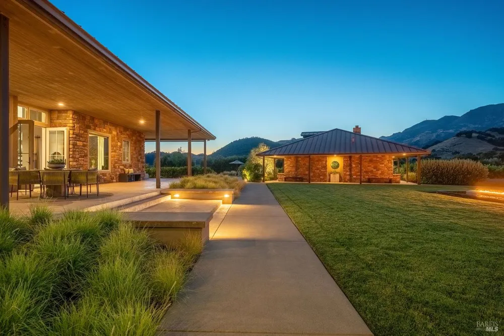 3196 Bennett Lane Calistoga, CA 94515