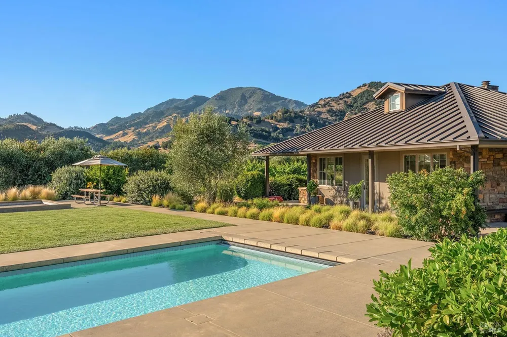 3196 Bennett Lane Calistoga, CA 94515