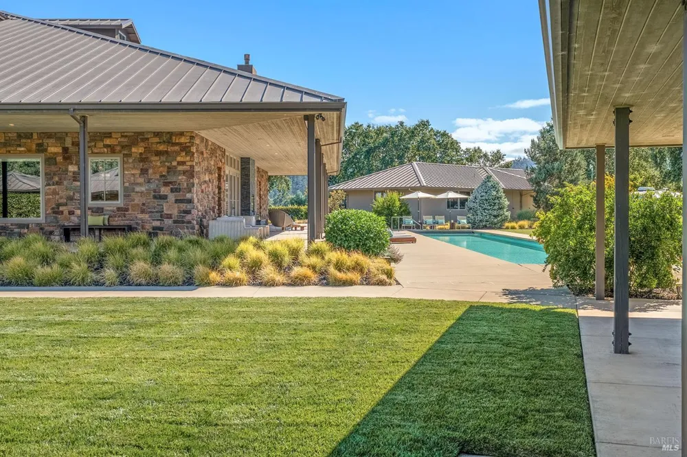 3196 Bennett Lane Calistoga, CA 94515