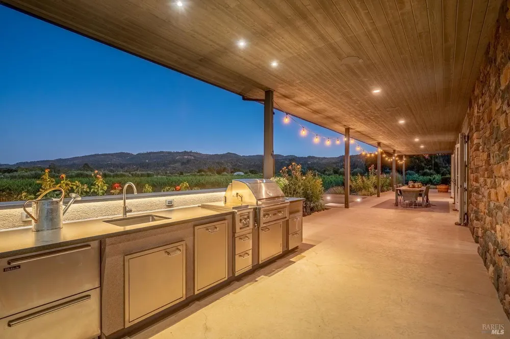 3196 Bennett Lane Calistoga, CA 94515