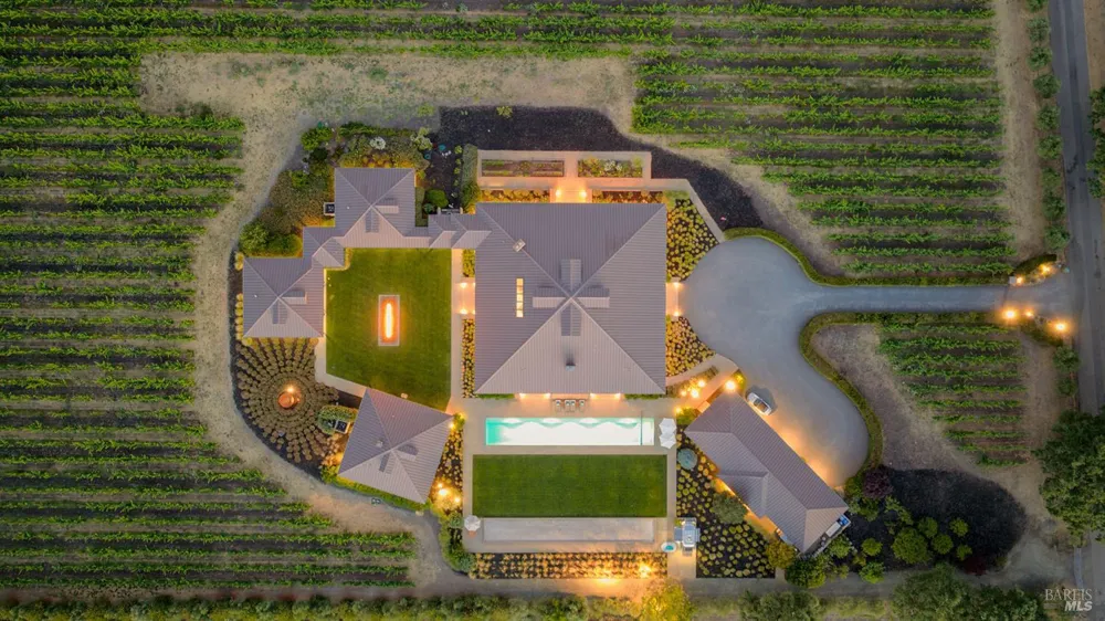 3196 Bennett Lane Calistoga, CA 94515