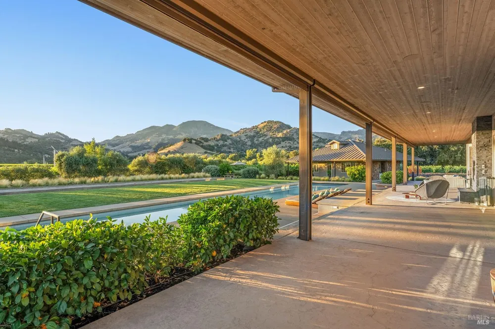 3196 Bennett Lane Calistoga, CA 94515