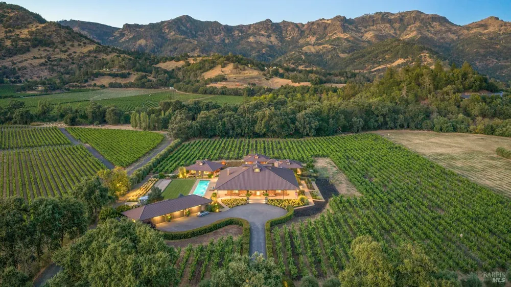 3196 Bennett Lane Calistoga, CA 94515
