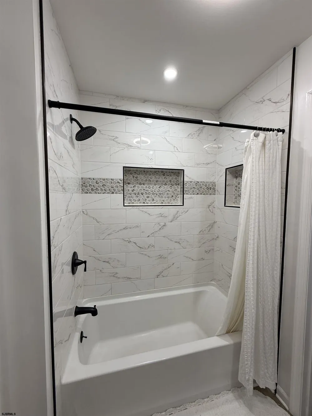 17 Mohave Dr Galloway Township, NJ 08205