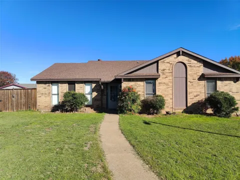 2513 Crown Circle