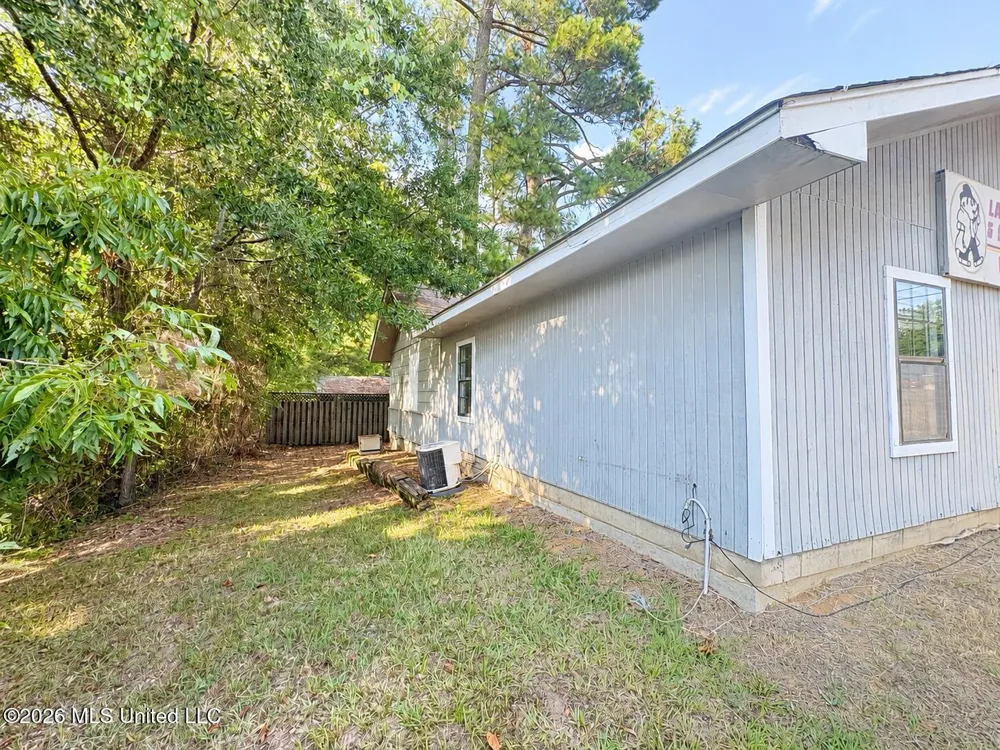 830 Lakeview Drive Grenada, MS 38901